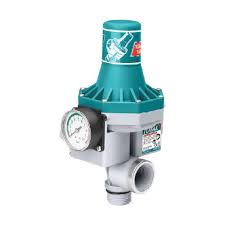 TOTAL TOOLS UTWPS102 CONTROL AUTOMATICO PARA BOMBAS DE AGUA 1″X1″ 1.5BAR 10A 110-120V IP65